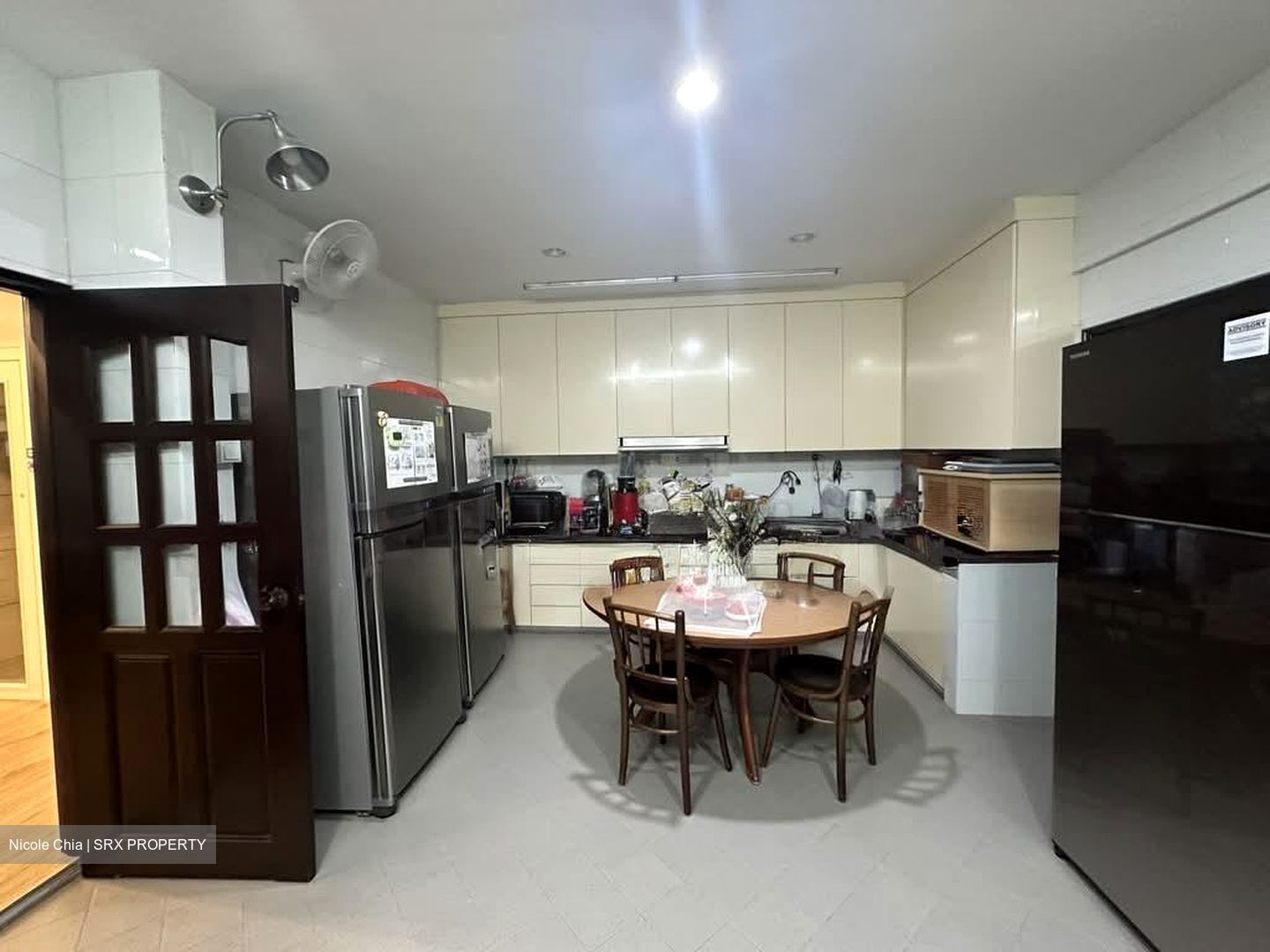 Phillips Avenue (D19), Semi-Detached #571884271